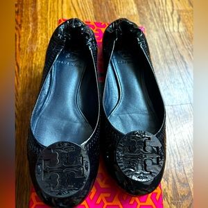Tory Burch Patent Minnie Travel Ballet Flats-Navy